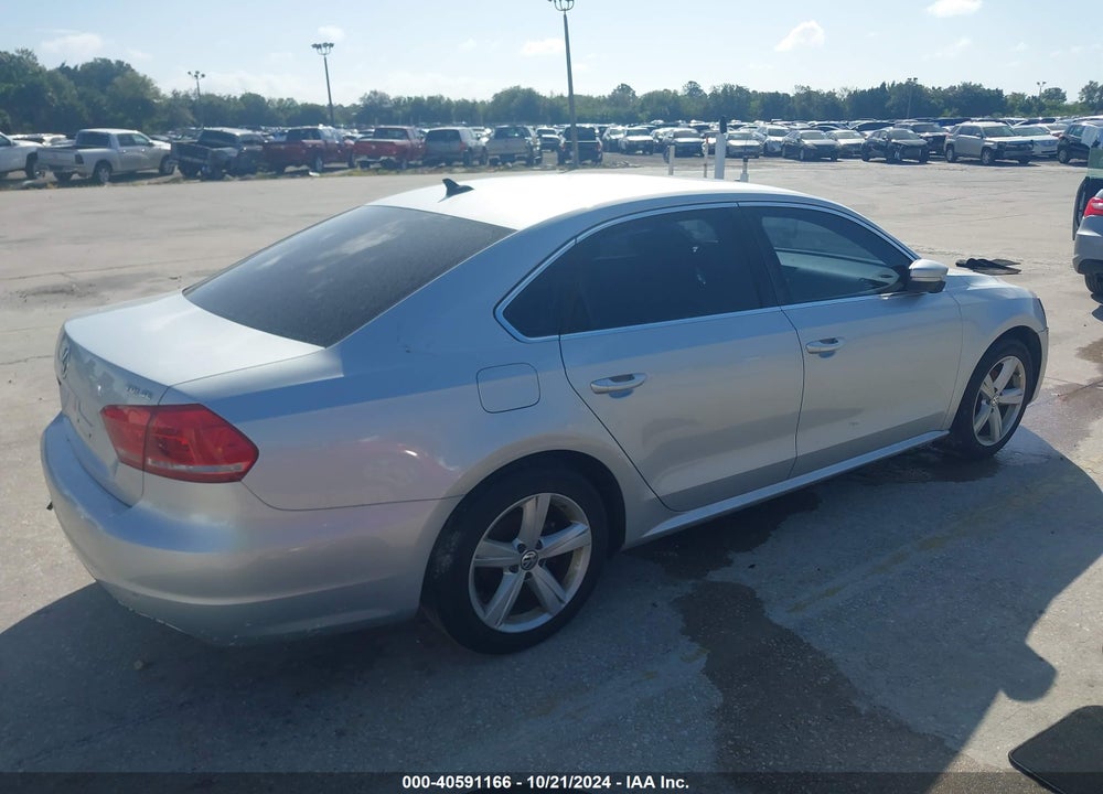 2013 VOLKSWAGEN PASSAT 2.0L TDI SE VIN: 1VWBN7A39DC127780