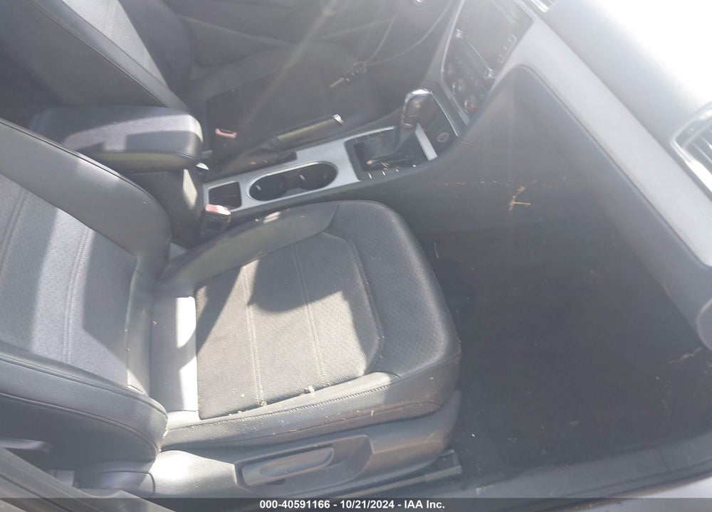 2013 VOLKSWAGEN PASSAT 2.0L TDI SE VIN: 1VWBN7A39DC127780