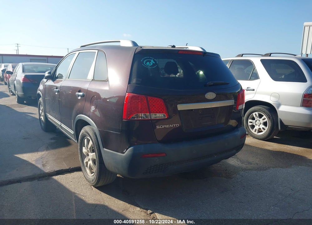 2011 KIA SORENTO LX VIN: 5XYKT3A16BG005273