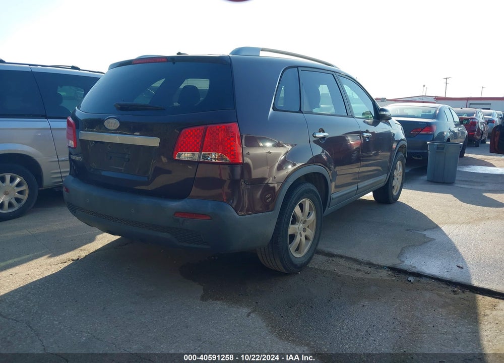 2011 KIA SORENTO LX VIN: 5XYKT3A16BG005273