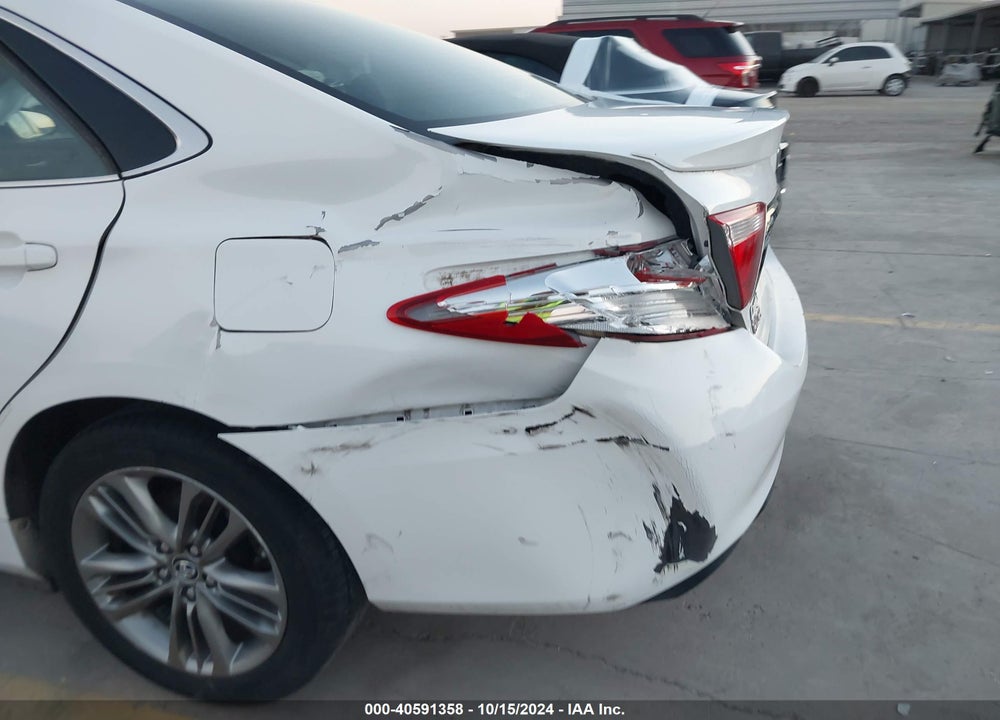 2015 TOYOTA CAMRY SE VIN: 4T1BF1FK5FU043803