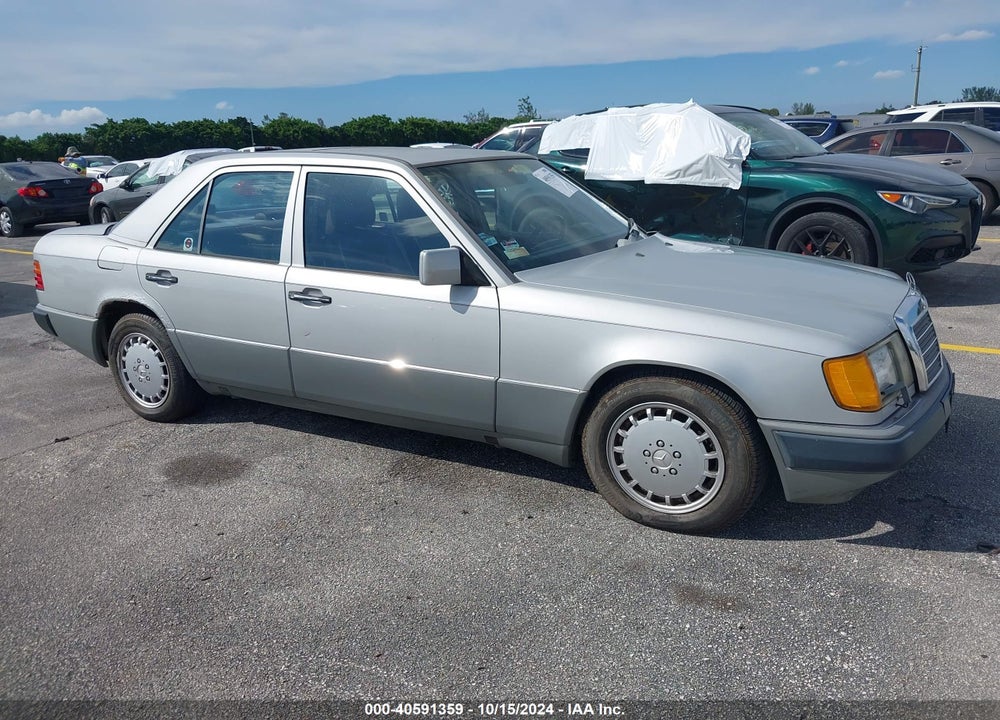 1990 MERCEDES-BENZ 300 E VIN: WDBEA30D7LB277212
