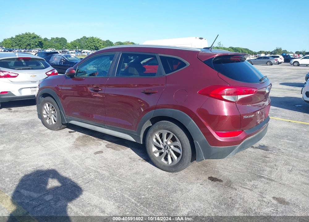 2017 HYUNDAI TUCSON SE VIN: KM8J33A44HU501178