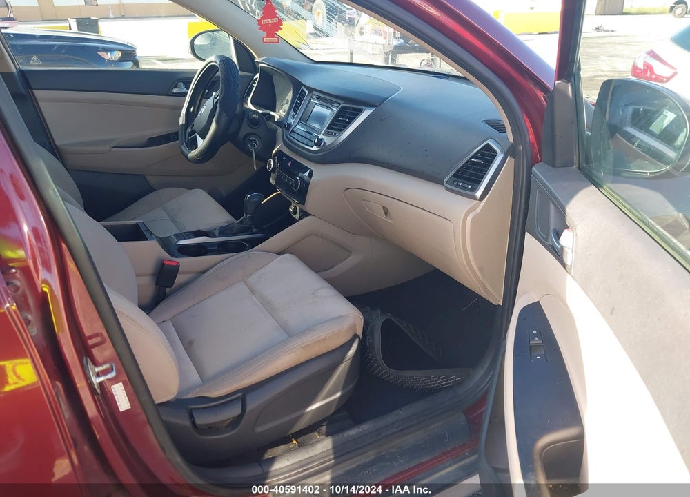 2017 HYUNDAI TUCSON SE VIN: KM8J33A44HU501178