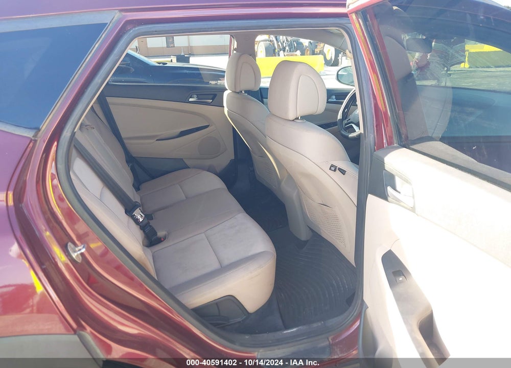 2017 HYUNDAI TUCSON SE VIN: KM8J33A44HU501178