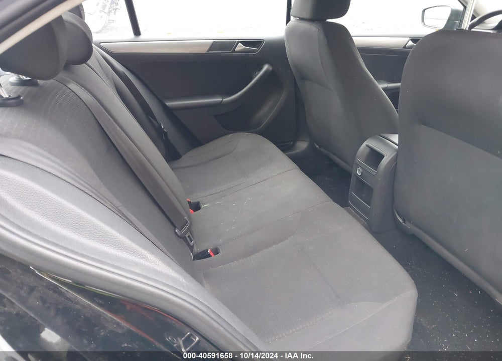 2015 VOLKSWAGEN JETTA 1.8T SE VIN: 3VWD17AJ5FM265711