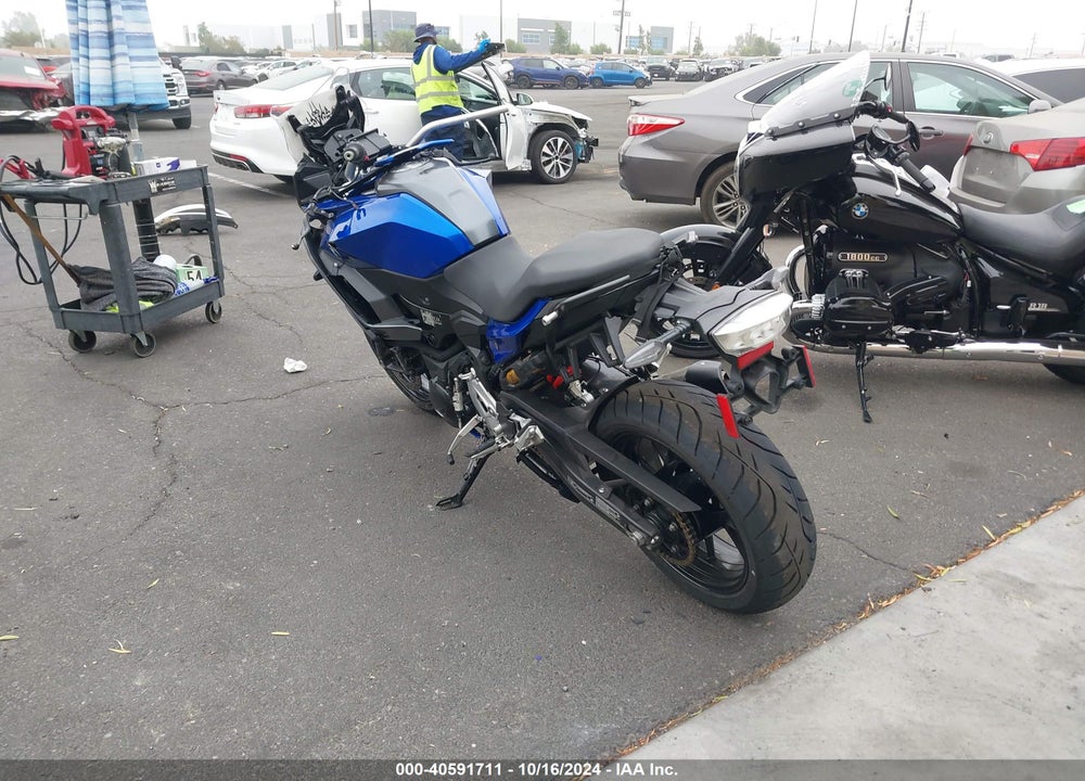 2023 BMW F 900 XR VIN: WB10K2307P6G77961
