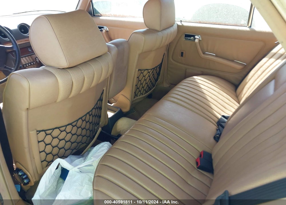 1984 MERCEDES-BENZ 300 DT VIN: WDBAB33A3EA103661