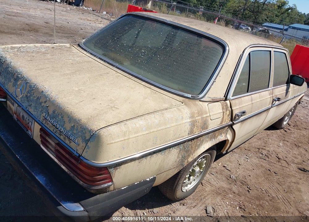 1984 MERCEDES-BENZ 300 DT VIN: WDBAB33A3EA103661