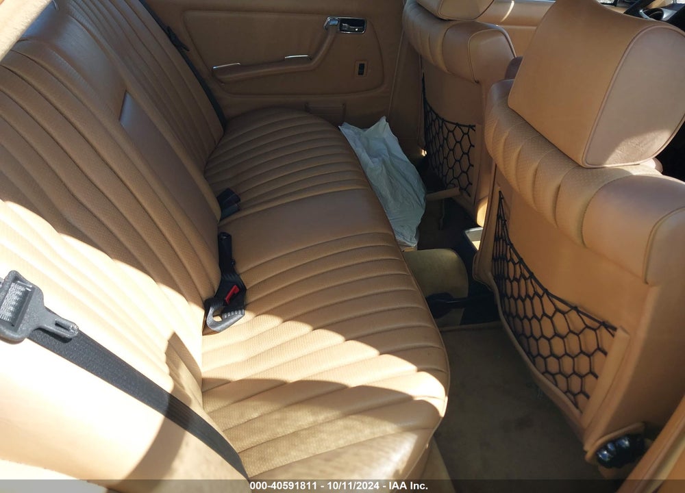 1984 MERCEDES-BENZ 300 DT VIN: WDBAB33A3EA103661