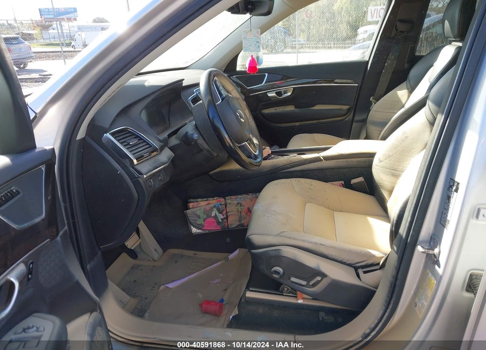 2018 VOLVO XC90 T5 MOMENTUM VIN: YV4102PK8J1360424
