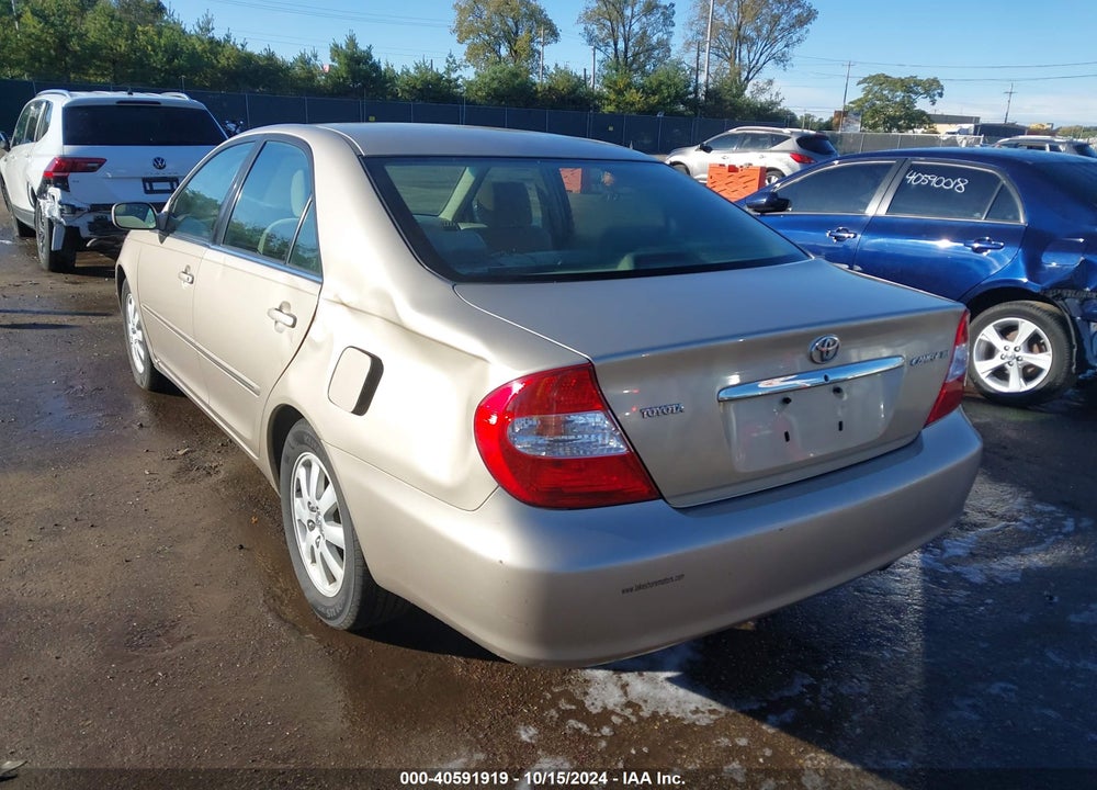 2004 TOYOTA CAMRY XLE VIN: 4T1BE32KX4U858435