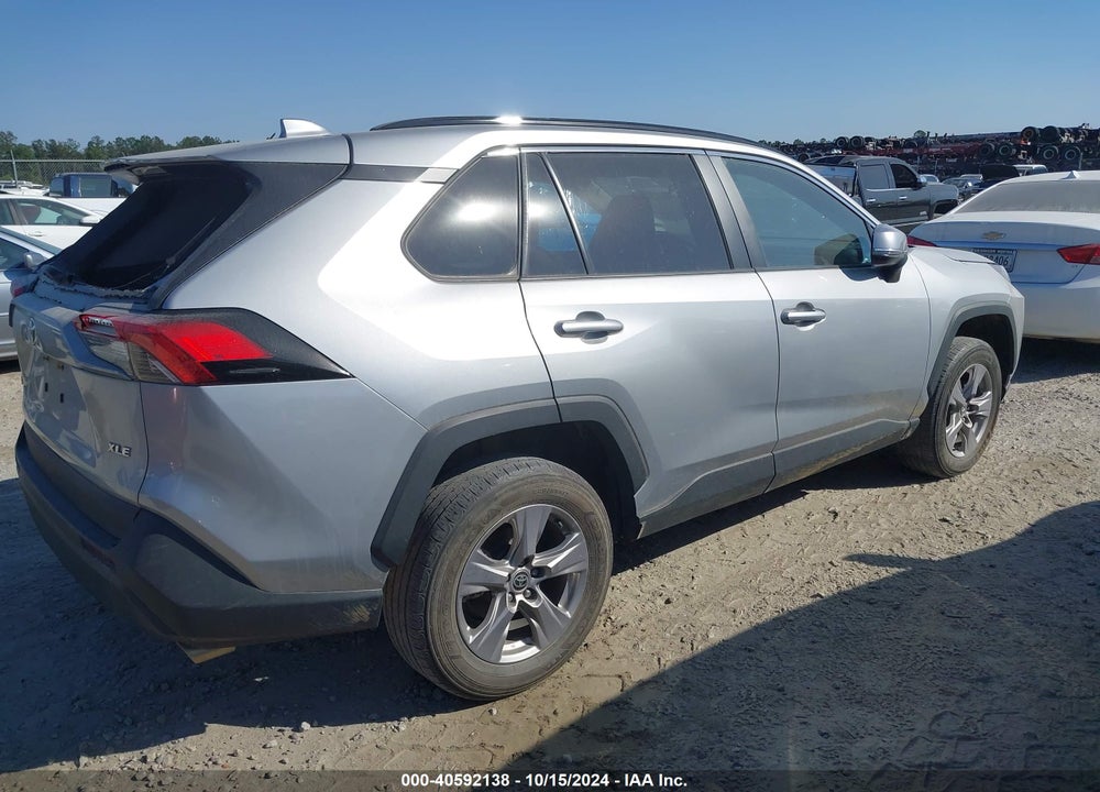 2022 TOYOTA RAV4 XLE VIN: 2T3W1RFV0NW226671
