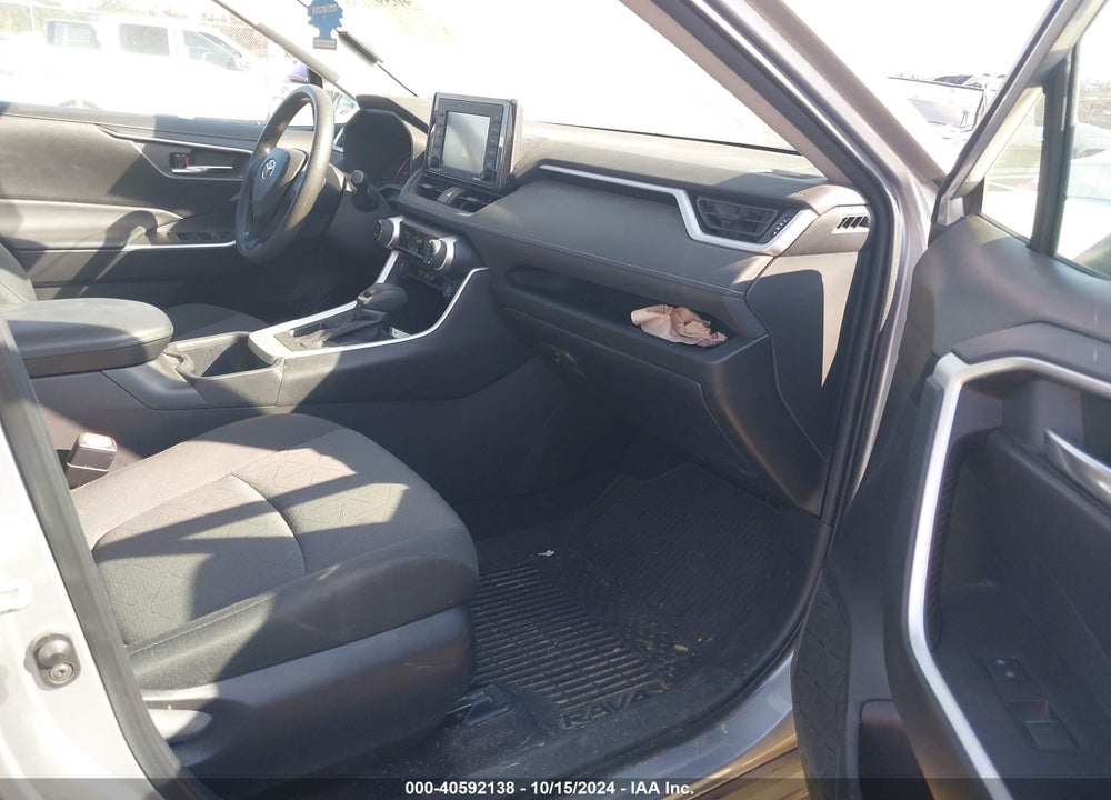 2022 TOYOTA RAV4 XLE VIN: 2T3W1RFV0NW226671