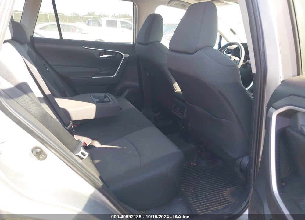 2022 TOYOTA RAV4 XLE VIN: 2T3W1RFV0NW226671