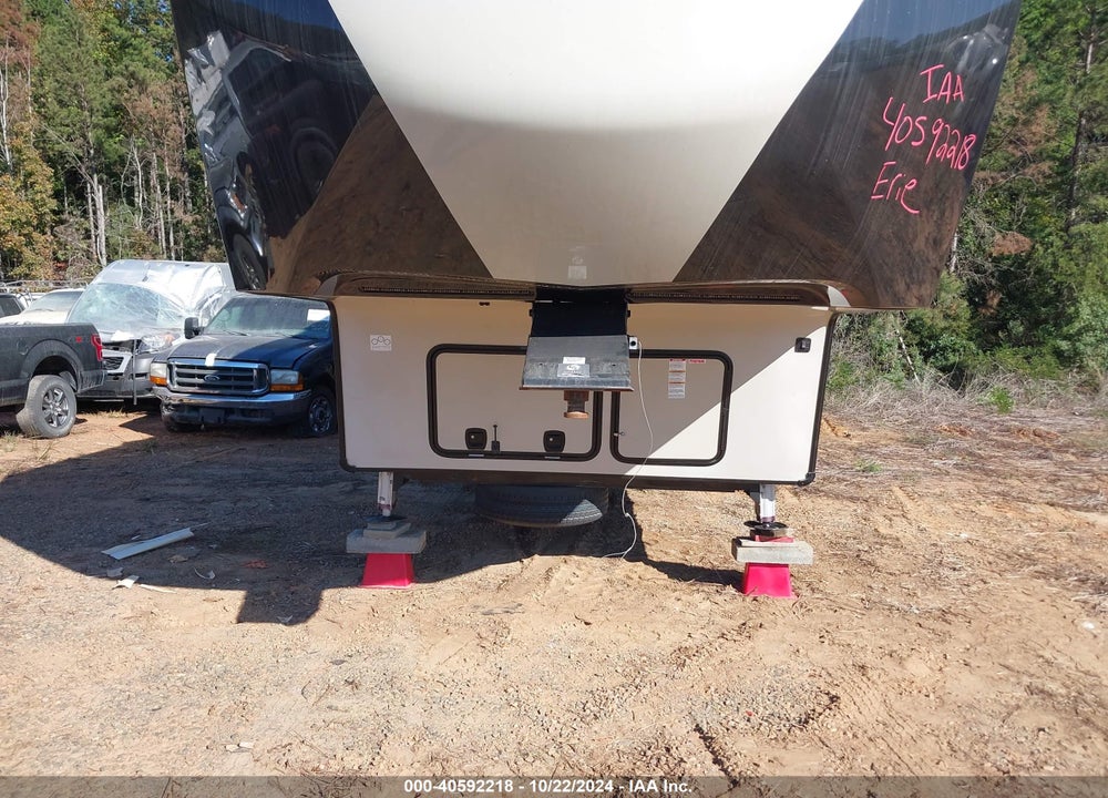 2018 FOREST RIVER FIFTH WHEE VIN: 4X4FSAN24JJ035618