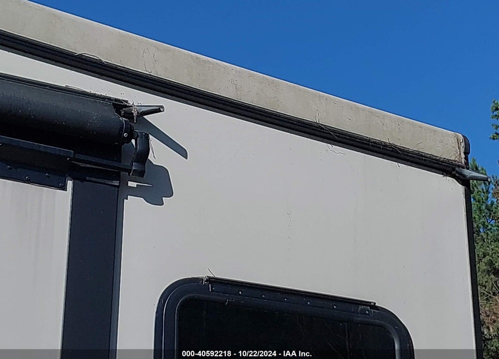 2018 FOREST RIVER FIFTH WHEE VIN: 4X4FSAN24JJ035618