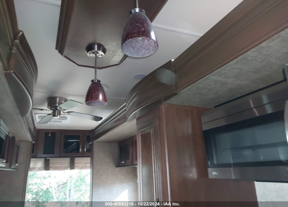 2018 FOREST RIVER FIFTH WHEE VIN: 4X4FSAN24JJ035618