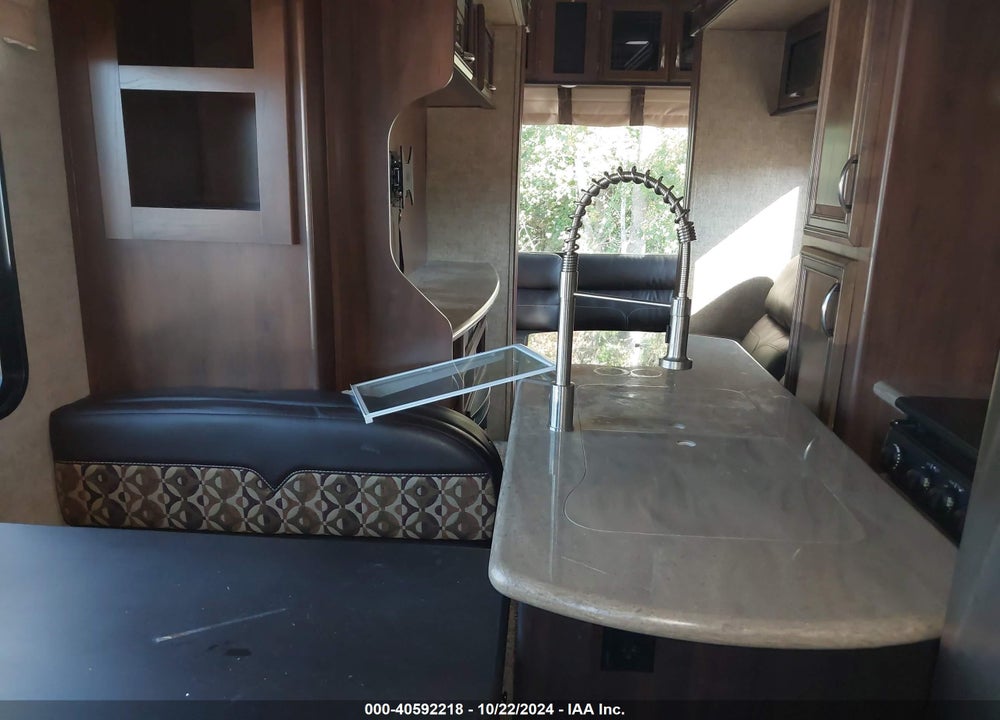 2018 FOREST RIVER FIFTH WHEE VIN: 4X4FSAN24JJ035618