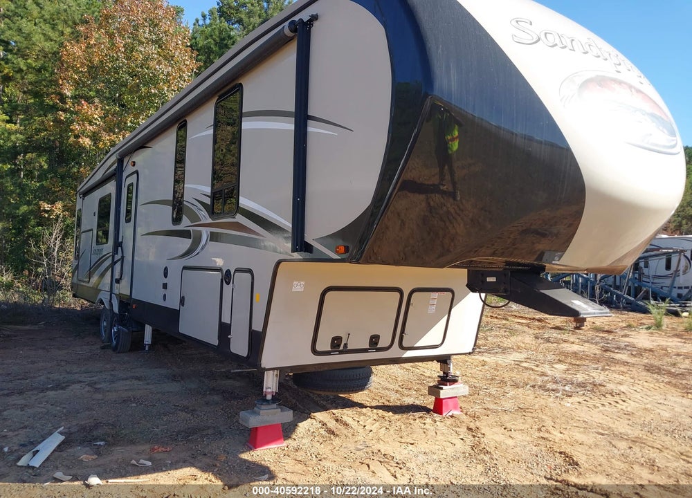 2018 FOREST RIVER FIFTH WHEE VIN: 4X4FSAN24JJ035618