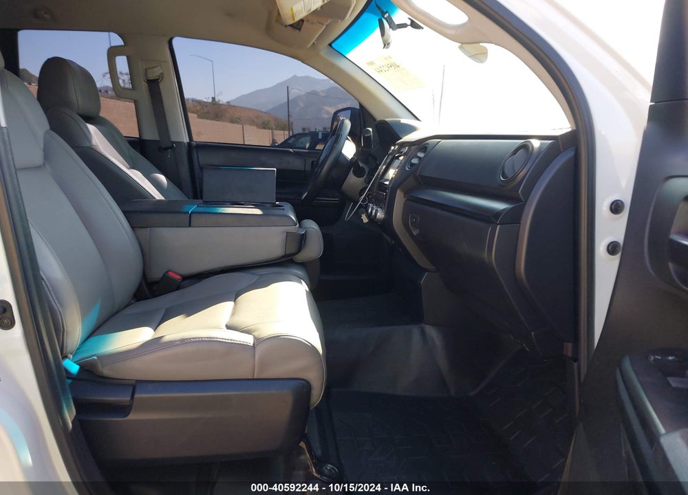 2017 TOYOTA TUNDRA SR 4.6L V8 VIN: 5TFRM5F17HX122155