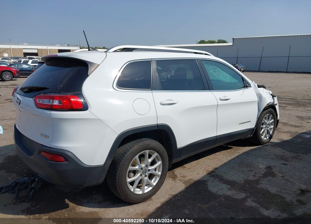 2017 JEEP CHEROKEE LATITUDE FWD VIN: 1C4PJLCB8HW573120