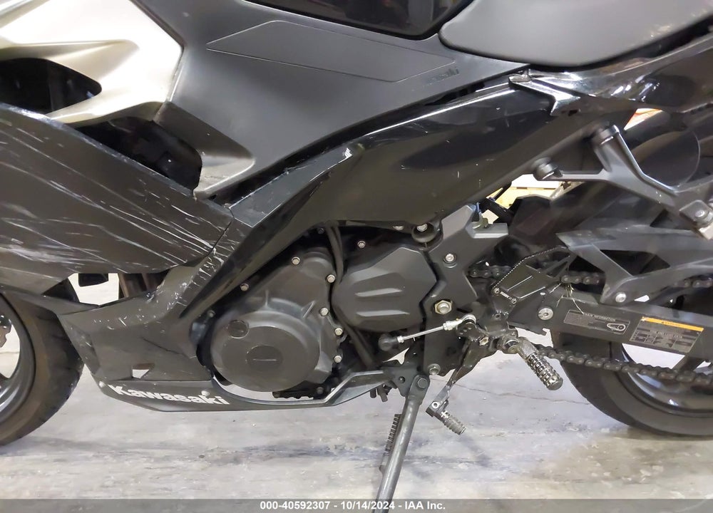2019 KAWASAKI EX400 VIN: JKAEXKH1XKDA42453