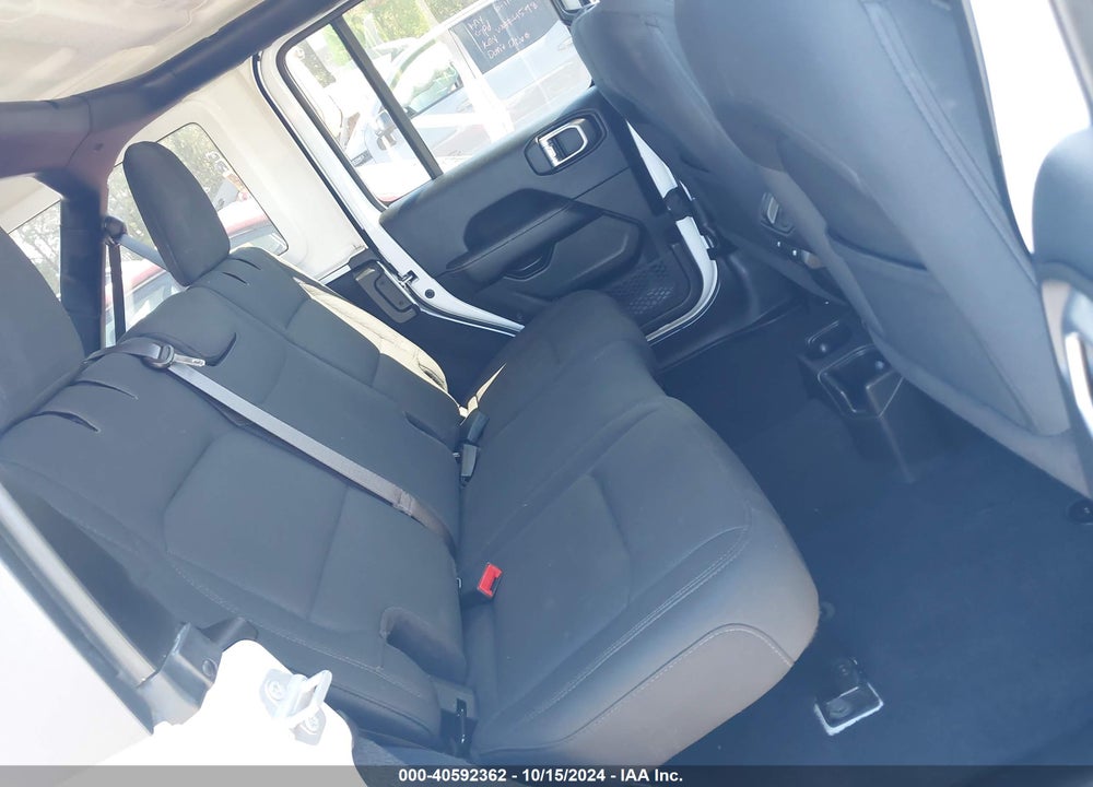 2019 JEEP WRANGLER UNLIMITED SAHARA 4X4 VIN: 1C4HJXENXKW596179
