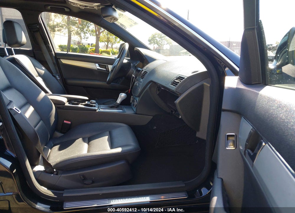 2008 MERCEDES-BENZ C 300 LUXURY/SPORT VIN: WDDGF54X18F104822