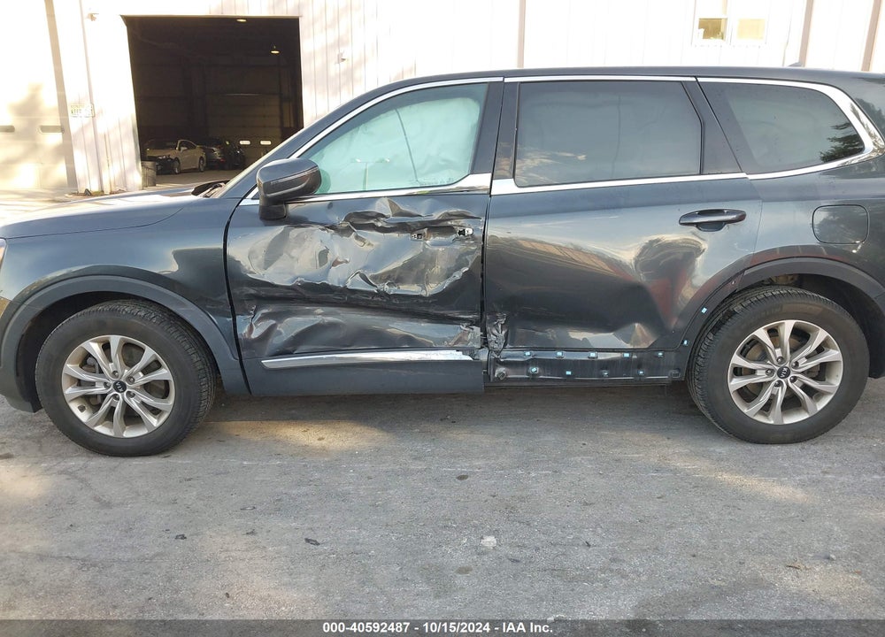 2021 KIA TELLURIDE LX VIN: 5XYP2DHCXMG170154