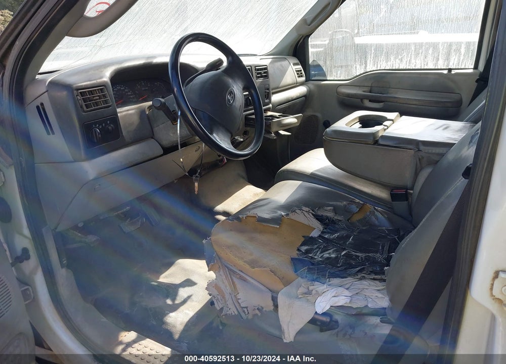 2004 FORD F-350 LARIAT/XL/XLT VIN: 1FTWW32S14ED17724