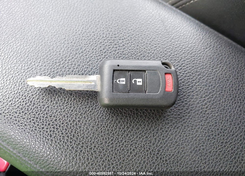 2017 MITSUBISHI OUTLANDER ES VIN: JA4AD2A3XHZ046384