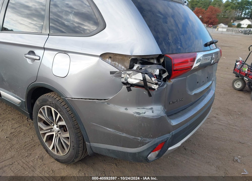 2017 MITSUBISHI OUTLANDER ES VIN: JA4AD2A3XHZ046384