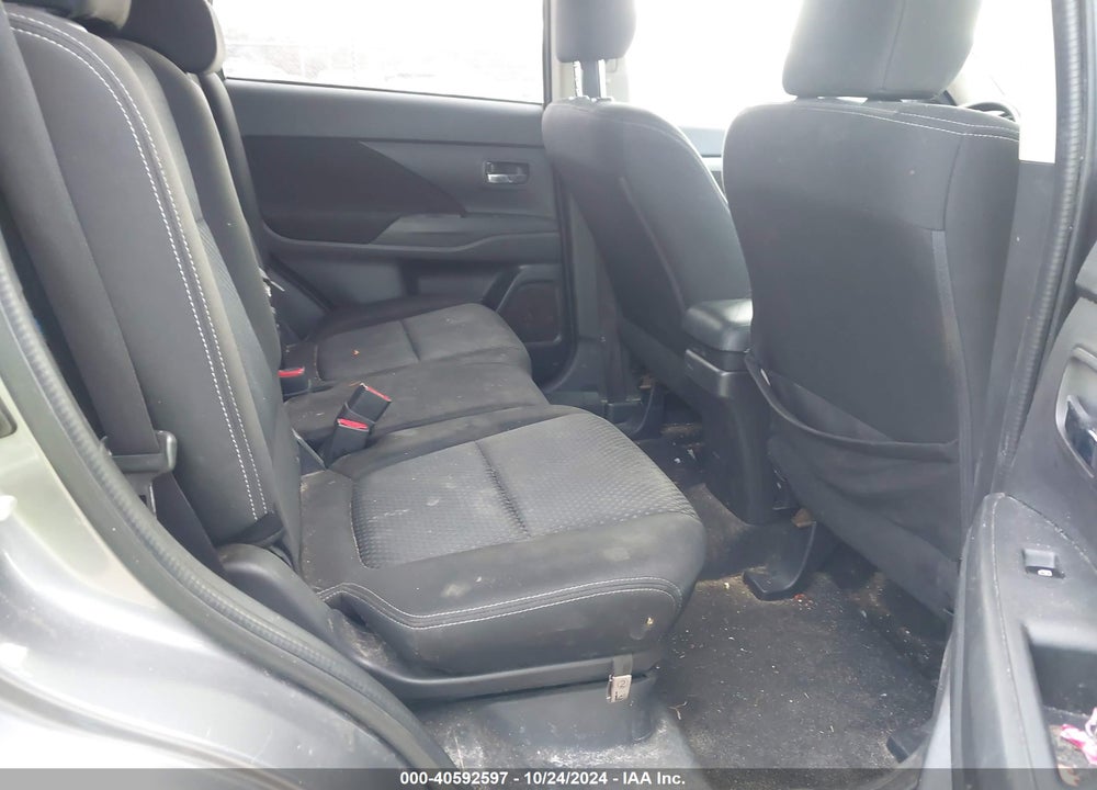2017 MITSUBISHI OUTLANDER ES VIN: JA4AD2A3XHZ046384