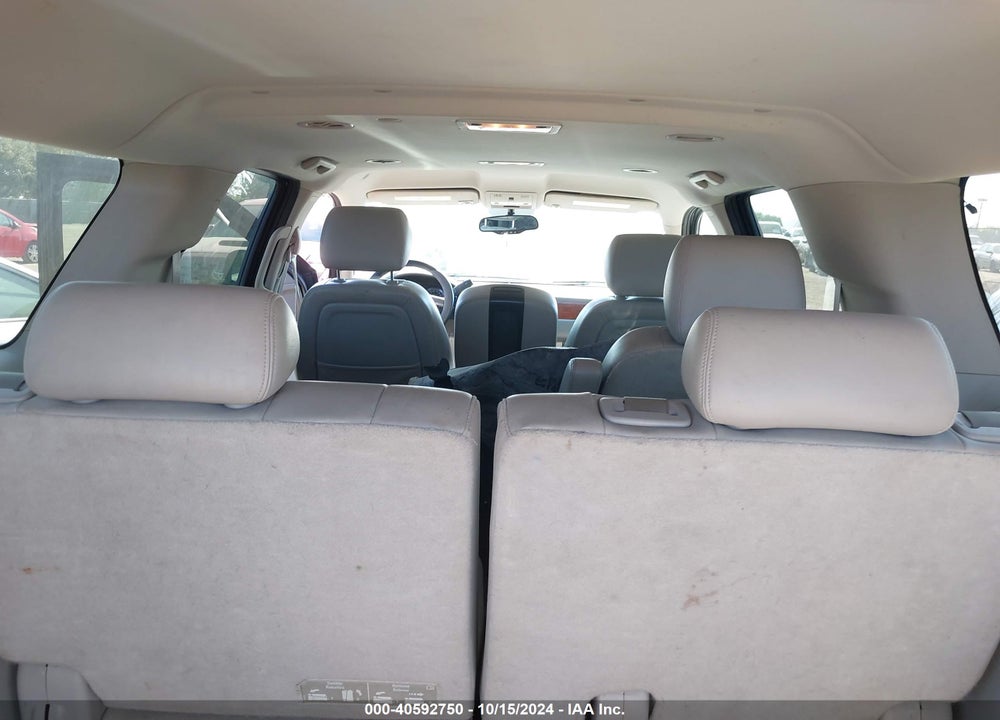 2011 GMC YUKON XL 1500 SLT VIN: 1GKS1KE08BR402152