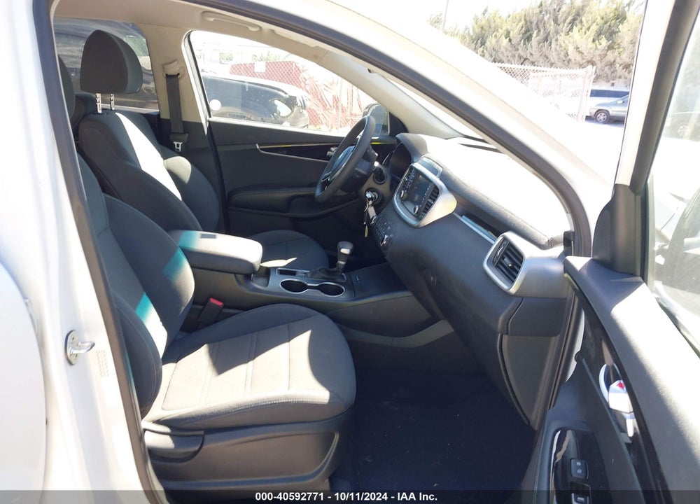 2020 KIA SORENTO 3.3L LX VIN: 5XYPG4A58LG632450
