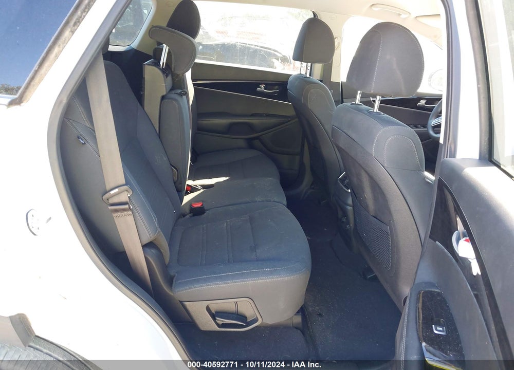 2020 KIA SORENTO 3.3L LX VIN: 5XYPG4A58LG632450