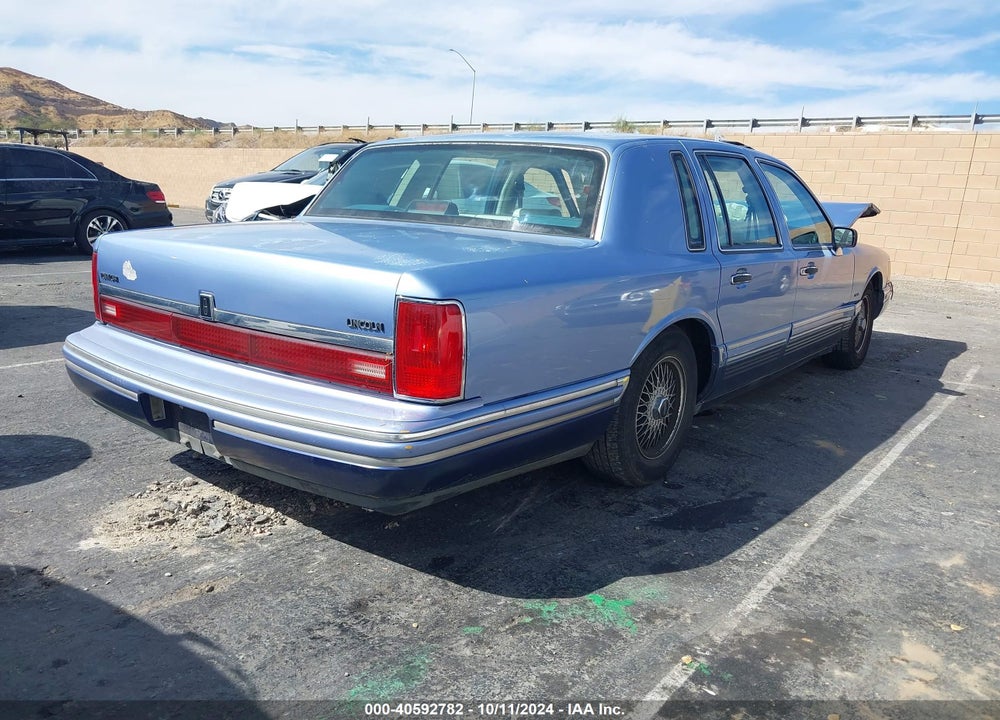 1994 LINCOLN TOWN CAR SIGNATURE/TOURNAMENT VIN: 1LNLM82W3RY652767