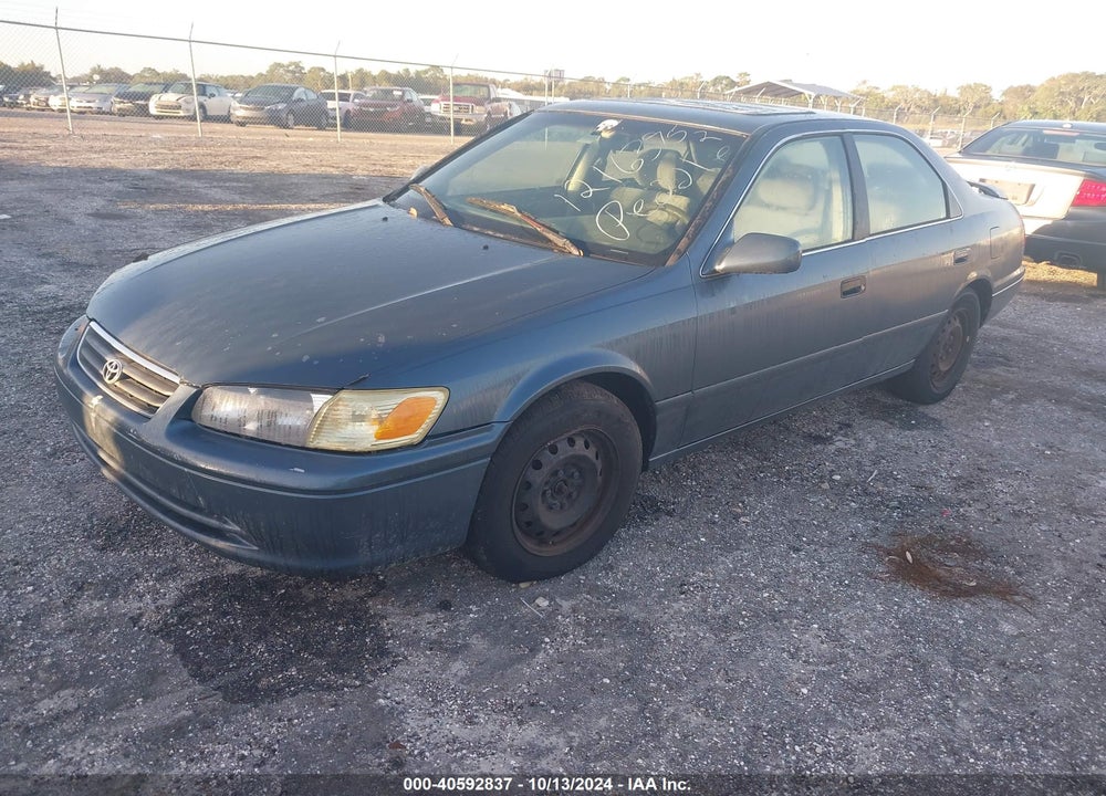 2001 TOYOTA CAMRY LE VIN: JT2BG22KX10600128