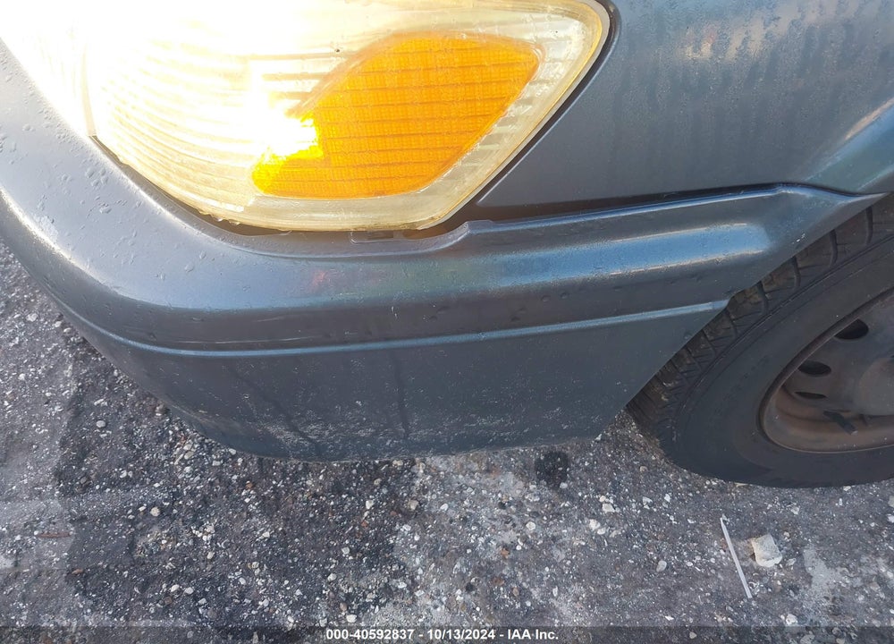 2001 TOYOTA CAMRY LE VIN: JT2BG22KX10600128