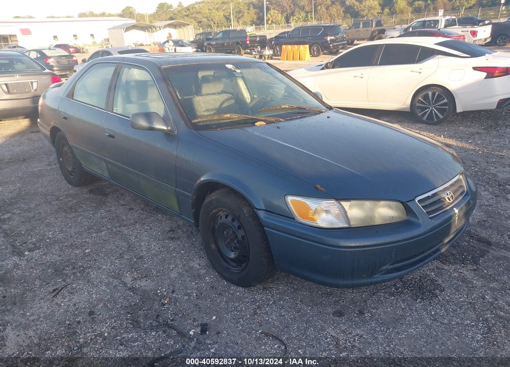 2001 TOYOTA CAMRY LE VIN: JT2BG22KX10600128