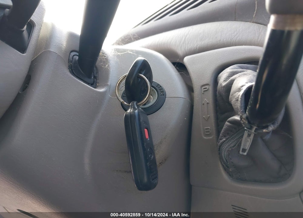 2003 TOYOTA PRIUS VIN: JT2BK18U930071839