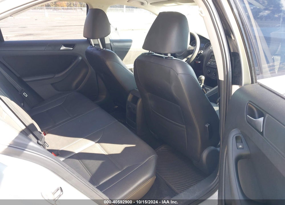 2014 VOLKSWAGEN JETTA 1.8T SE VIN: 3VWB17AJ8EM313529