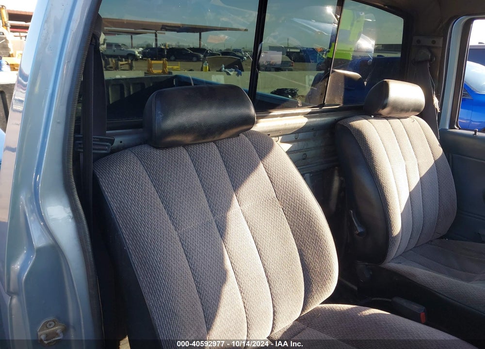 1992 NISSAN TRUCK SHORT WHEELBASE VIN: 1N6SD11S5NC350536