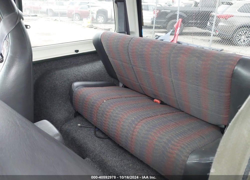 1998 JEEP WRANGLER SE VIN: 1J4FY29P0WP742276