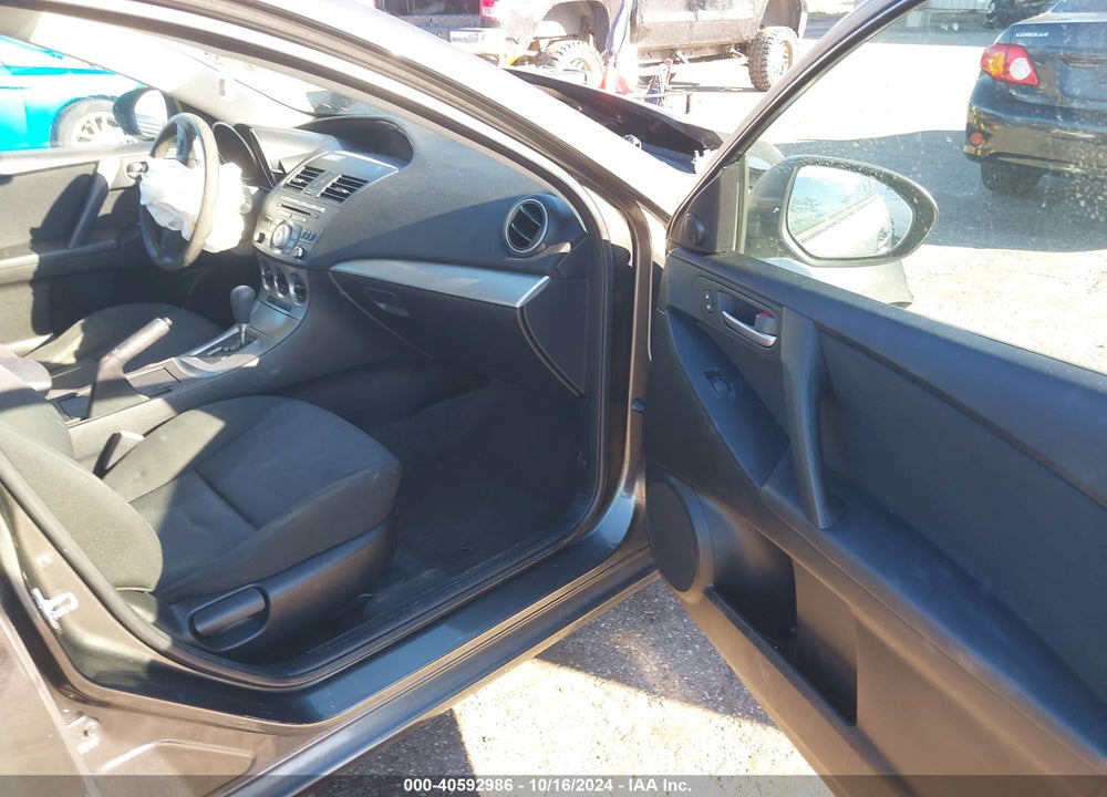 2011 MAZDA 3 I TOURING VIN: JM1BL1VF2B1373279