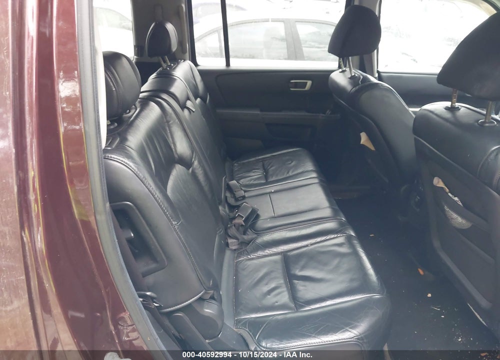 2011 HONDA PILOT EX-L VIN: 5FNYF3H57BB051924