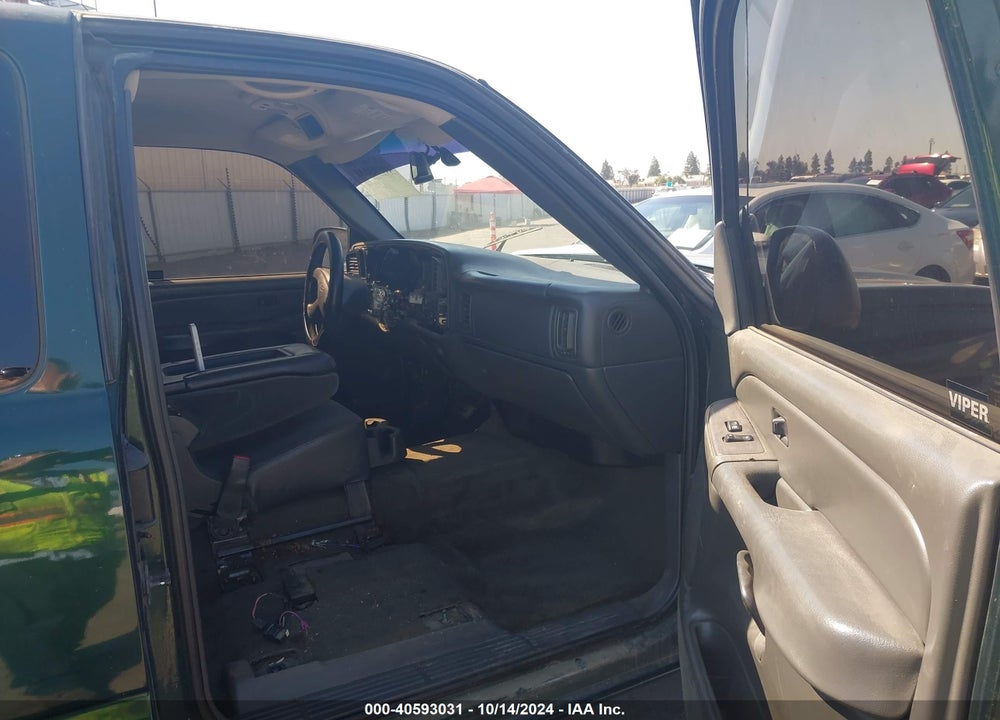2004 CHEVROLET SILVERADO 1500 LS VIN: 2GCEC19T341186305