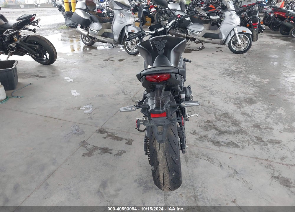 2022 YAMAHA MT09 VIN: JYARN71E2NA002969
