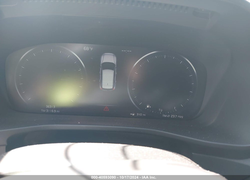 2020 VOLVO XC40 T5 R-DESIGN VIN: YV4162UM3L2242489